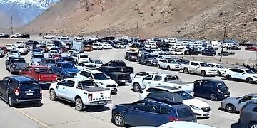 Intenso movimiento de Chilenos en el paso internacional hacia Mendoza. Foto: Gentileza