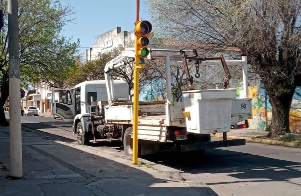 Instalaron semáforos en la esquina de Urquiza y Humberto