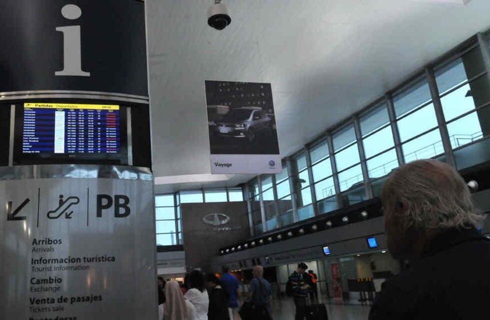 Schiaretti pide reactivar los vuelos internacionales en Córdoba