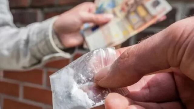 Insólito: empeñó su celular para comprar cocaína y luego denunció a su dealer por no querer devolvérselo. Imagen ilustrativa.