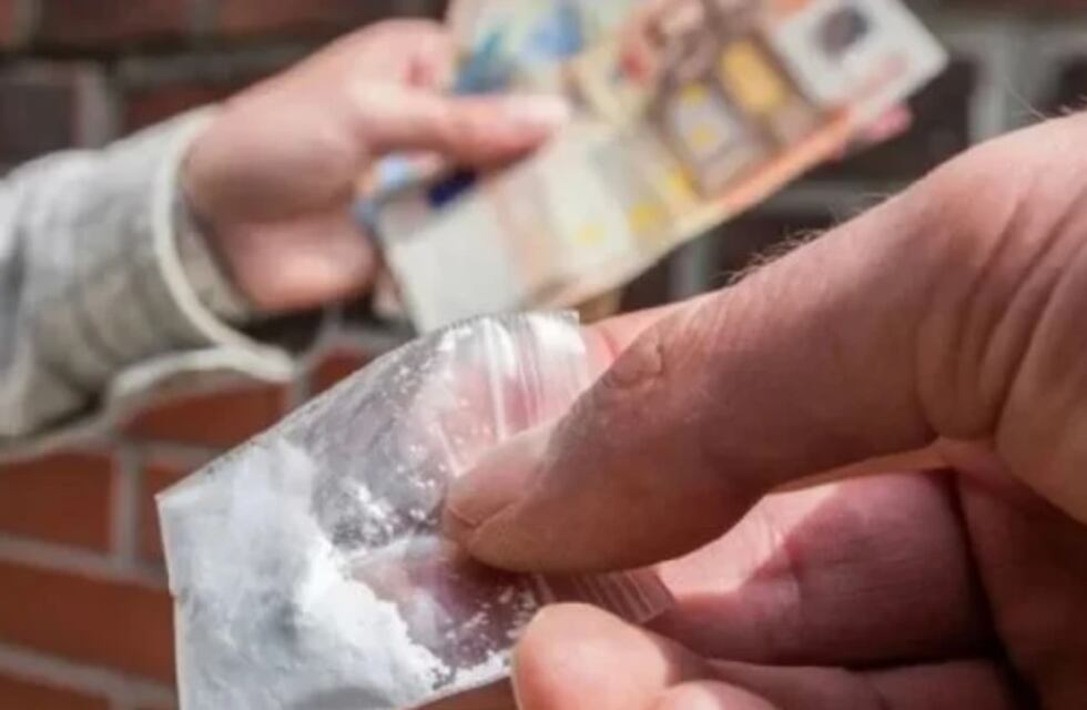 Insólito: empeñó su celular para comprar cocaína en Eldorado y luego denunció a su dealer por no querer devolvérselo