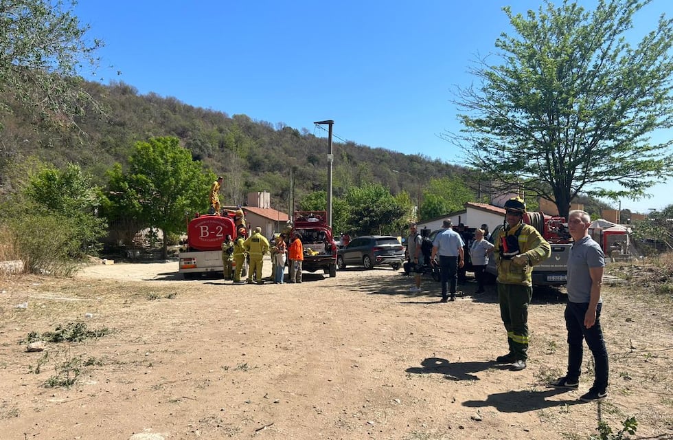 Carlos Paz: Avilés encabeza el Comité de Crisis y coordinan acciones para frenar el fuego