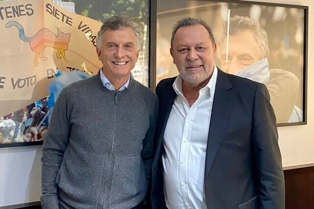 El expresidente Mauricio Macri junto al diputado nacional Gustavo Santos