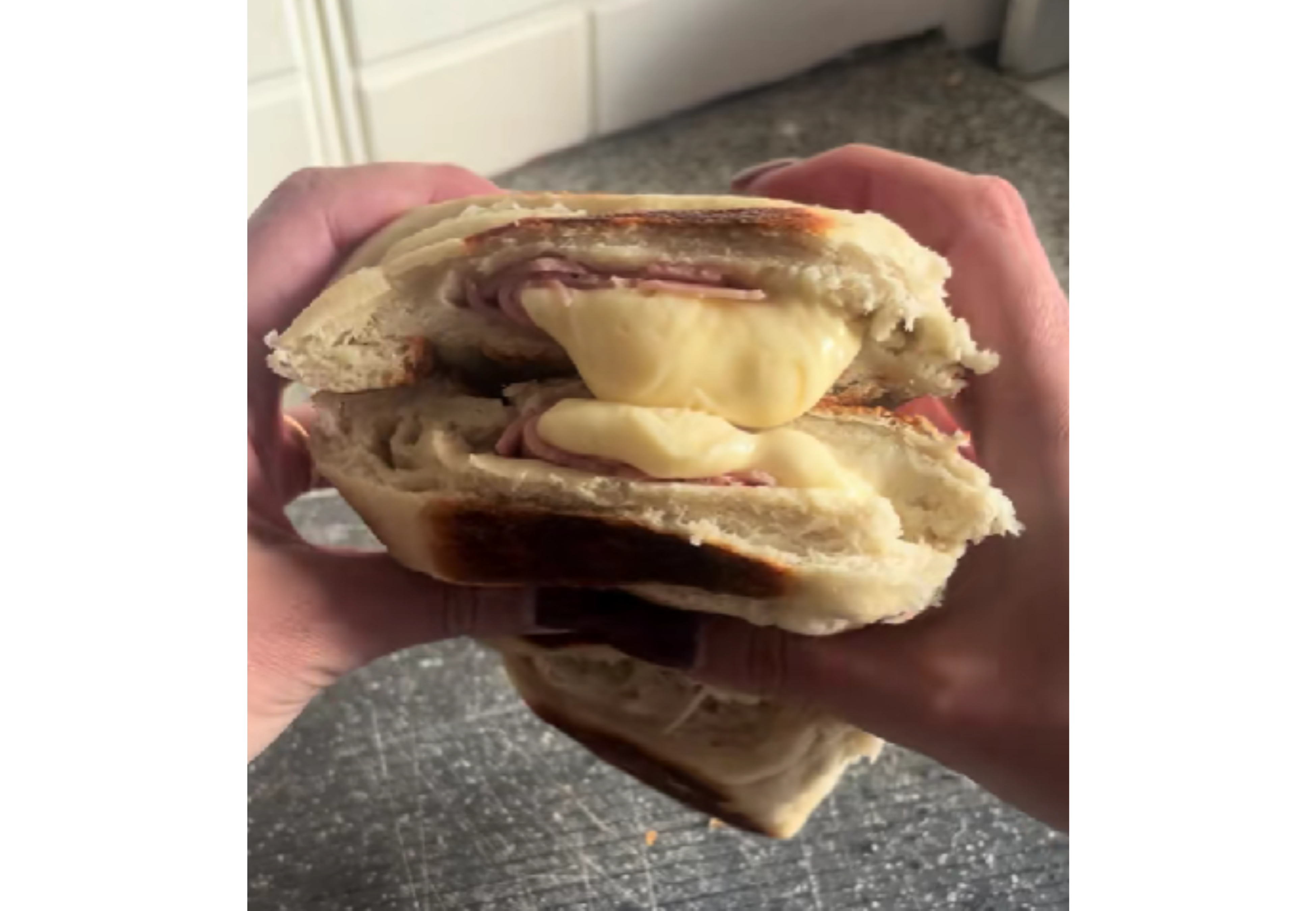 Así queda por dentro el pan relleno.
