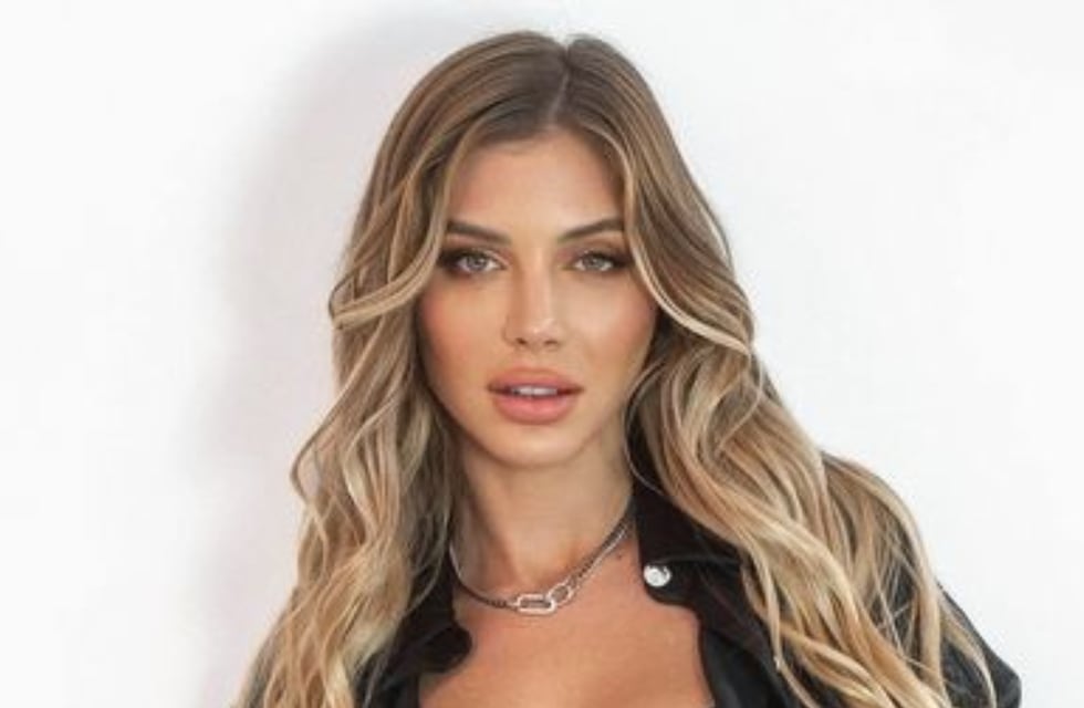 Romina Malaspina se adelantó al verano y levantó la temperatura con un escote imbatible