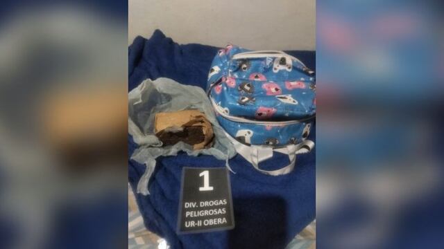 Denunció a su nieto por tener marihuana en su mochila.