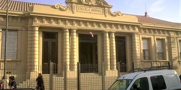 Padres de alumnos de 7° grado de la Escuela Normal "Juan Ignacio Gorriti" fueron la punta de lanza de un reclamo que encontró eco en la Justicia provincial.