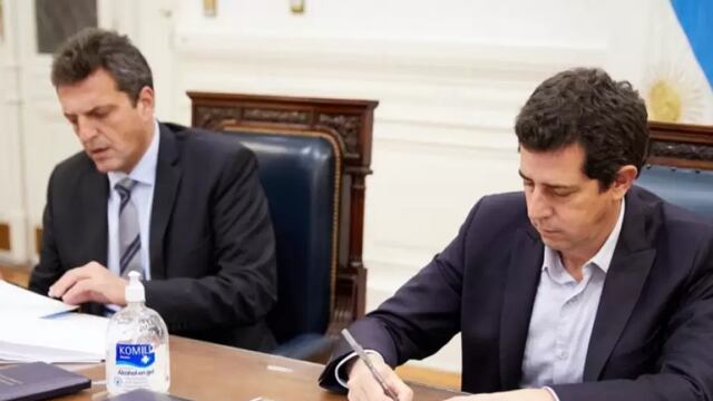 Sergio Massa junto al ministro del Interior, Eduardo "Wado" de Pedro.