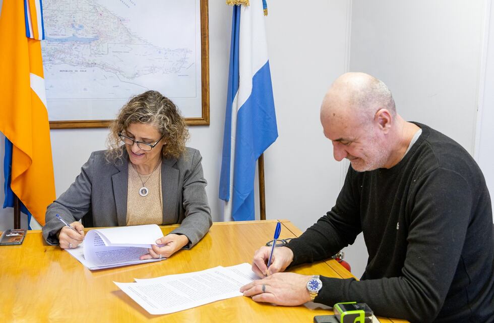 Ushuaia: firman convenio para la adquisición de equipamiento para el matadero