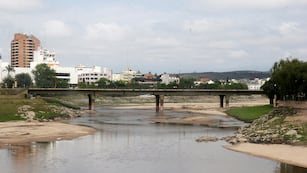 Tras las lluvias, el río San Antonio en la desembocadura del Lago San Roque, Córdoba. (La Voz)