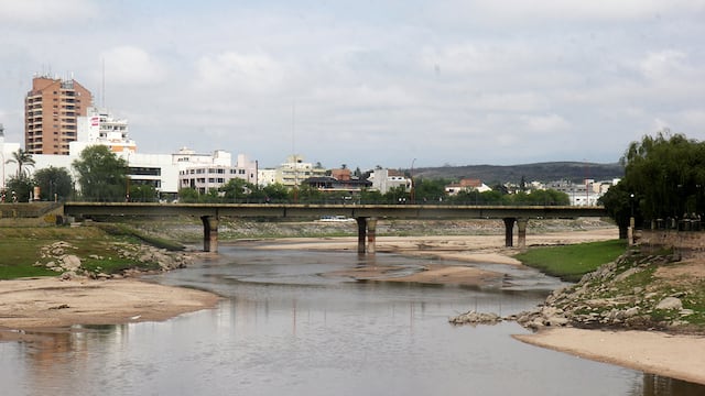 Tras las lluvias, el río San Antonio en la desembocadura del Lago San Roque, Córdoba. (La Voz)
