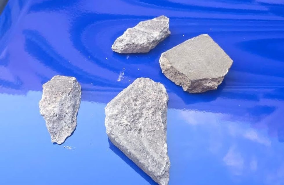 Detuvieron a una naranjita por lanzar piedras a autos estacionados en Córdoba