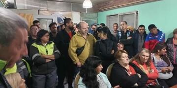 En asamblea los trabajadores municipales decidieron un paro por 48 horas.