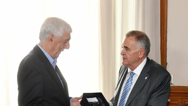 Gobernador Osvaldo Jaldo junto al ingeniero Claude Burgio , fundador de Skybio