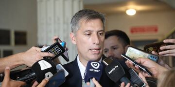 El ministro de Economía, Pablo Olivares, impulsa un ajuste para reducir la mora tributaria.