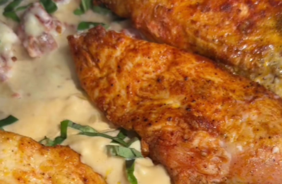 Cómo hacer un pollo a la crema y que quede súper sabroso: la receta para sorprender en la cena