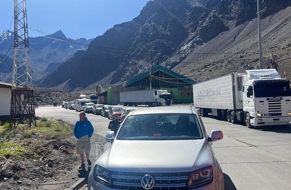 Atención viajantes a Chile: hay demoras de hasta 7 horas en el paso fronterizo de Alta Montaña