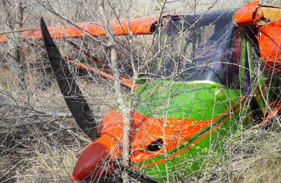 Susto en Alta Gracia: un avión cayó frente al aeroclub y pudo ocurrir una tragedia