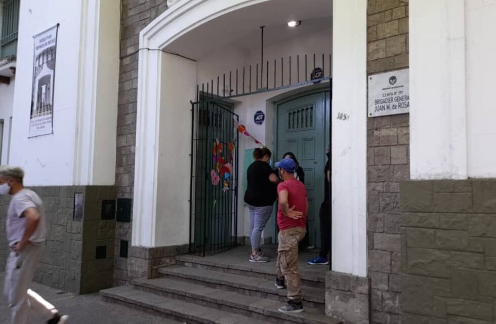 Denuncian balacera cerca de escuela de barrio Parque cuando entraban los chicos