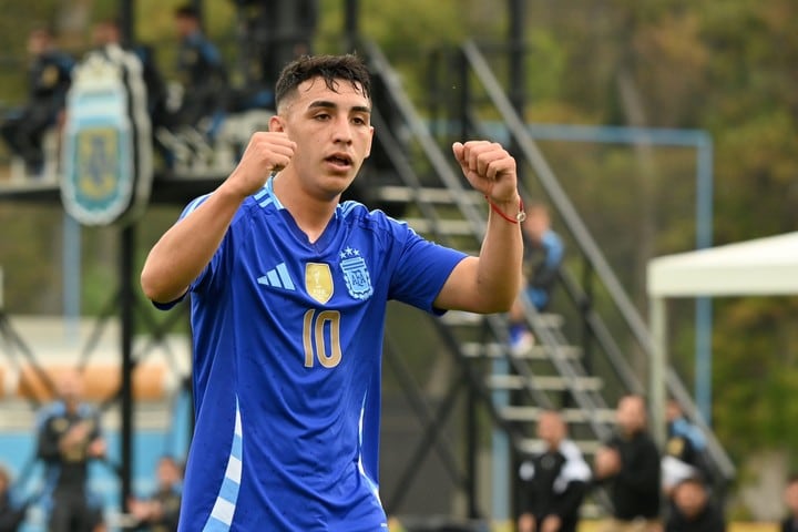 Es convocado para los entrenamientos de la Sub 20.