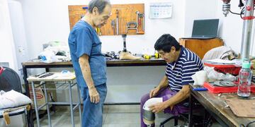 Centro de Rehabilitación Ushuaia entrega prótesis a pacientes para mejorar sus vidas