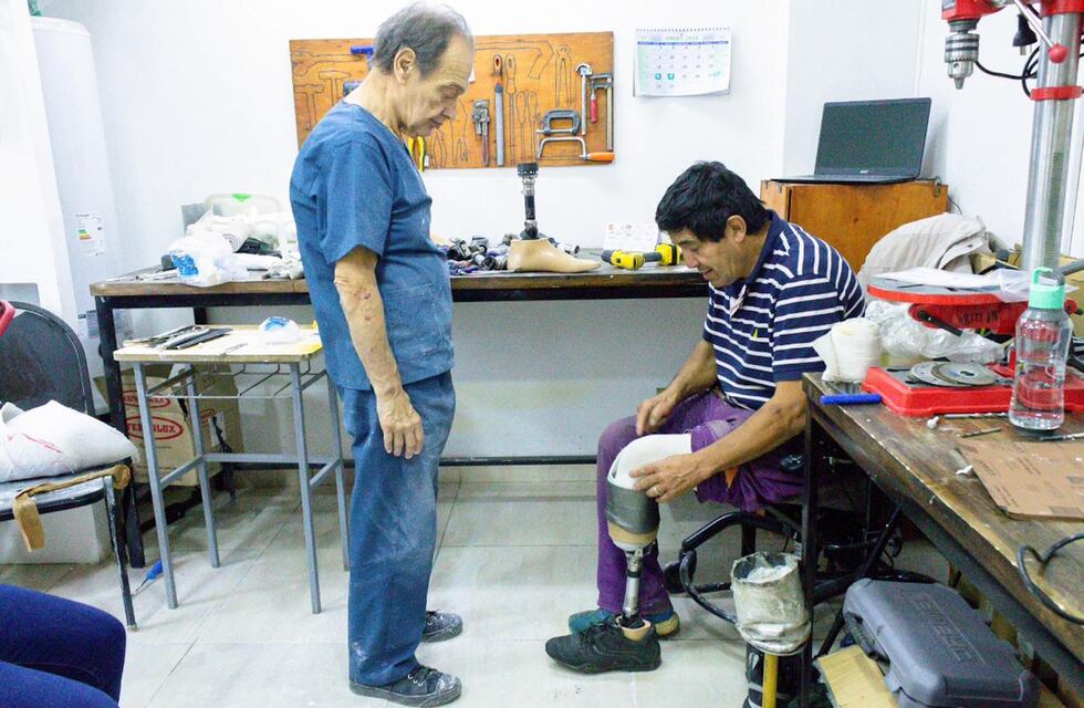Centro de Rehabilitación Ushuaia entrega prótesis a pacientes para mejorar sus vidas