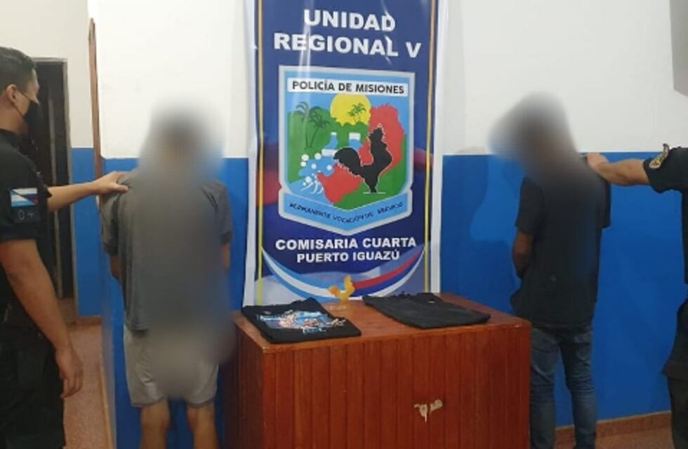 Dos jóvenes fueron detenidos tras robar y comercializar prendas de vestir