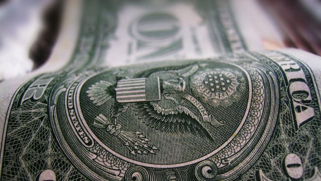 Marzo fue el mes en el que menor suba anotó el precio del dólar en más de un año en el mercado mayorista. (La Voz/Archivo).