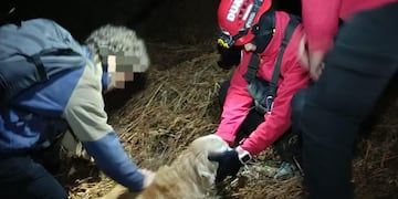 Rescataron a dos hombres y sus perros en el cerro Champaquí. (Foto: Policía de Córdoba)