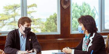 El gobernador Gustavo Melella recibió a la embajadora de Francia