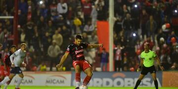 El Tano Graciani se hizo cargo del penal, pero esta vez se lo adivinaron e Instituto perdió una gran chance (Facundo Luque/La Voz).