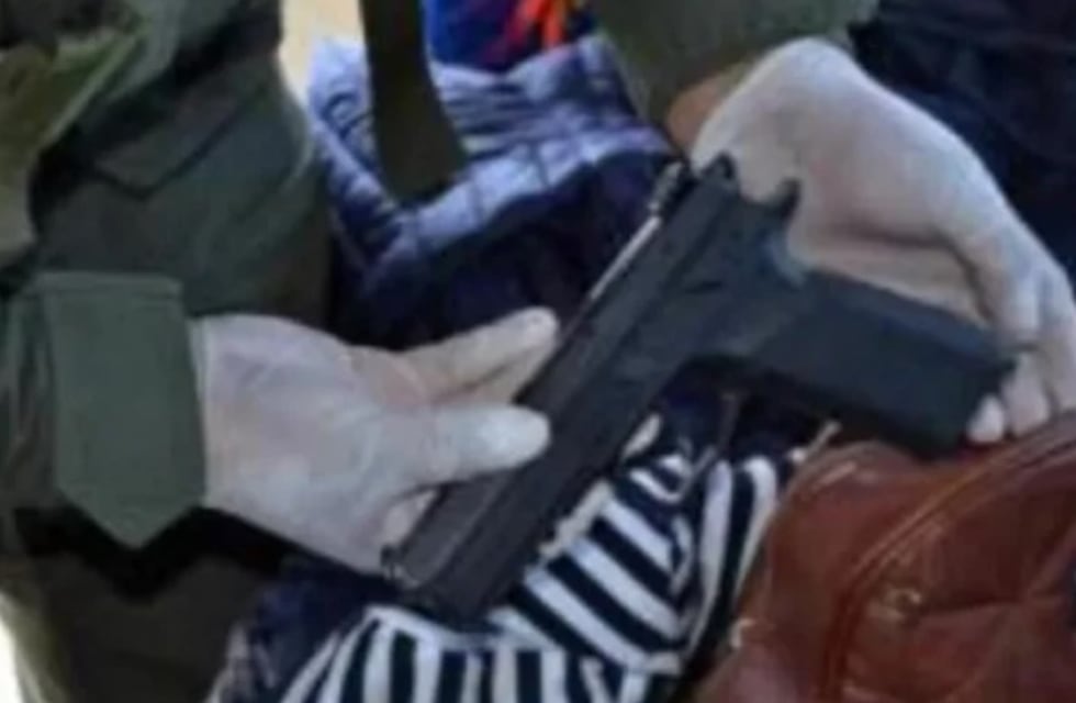 Salió de Posadas a bordo de un ómnibus con un arma y cocaína