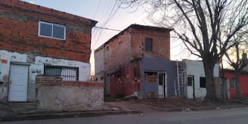 Marisa Martínez y Gonzalo Ramos (48) fueron acribillados sobre Saavedra al 6200.