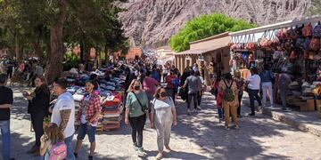 Un estupendo fin de semana largo disfruta el turismo que visita Purmamarca y toda la Quebrada de Humahuaca, en Jujuy.