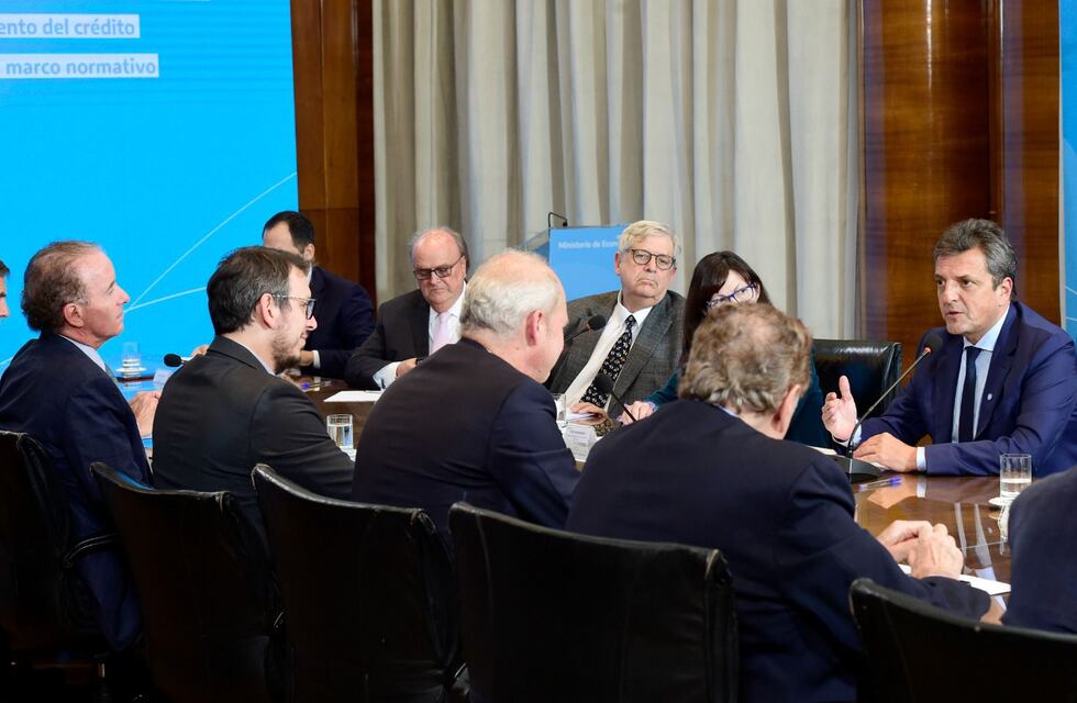 Sergio Massa anunció el incremento del 30% en el límite para compras con tarjetas de crédito
