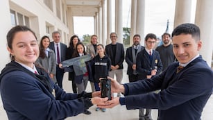 Cinco estudiantes del colegio Monserrat ganaron un concurso de Conae. Lanzarán el satélite con un cohete a findes de septiembre. (Universidad Nacional).