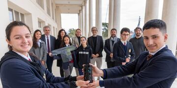 Cinco estudiantes del colegio Monserrat ganaron un concurso de Conae. Lanzarán el satélite con un cohete a findes de septiembre. (Universidad Nacional).
