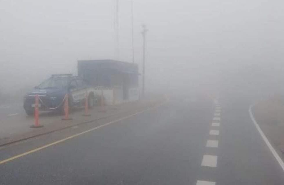 Ante la presencia de niebla, se recomienda circular con precaución en el camino de las Altas Cumbres