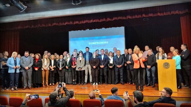 La UCA organizó el encuentro un mes antes de los comicios generales en Santa Fe.