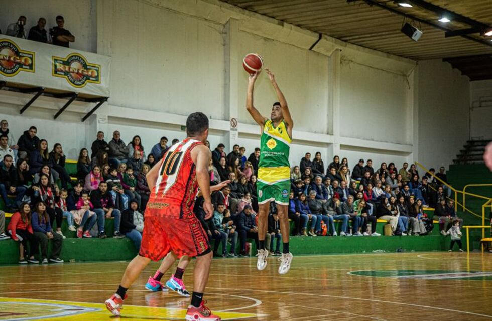 Oficial de Básquet ganaron Costa Sud, Huracán y Sarmiento