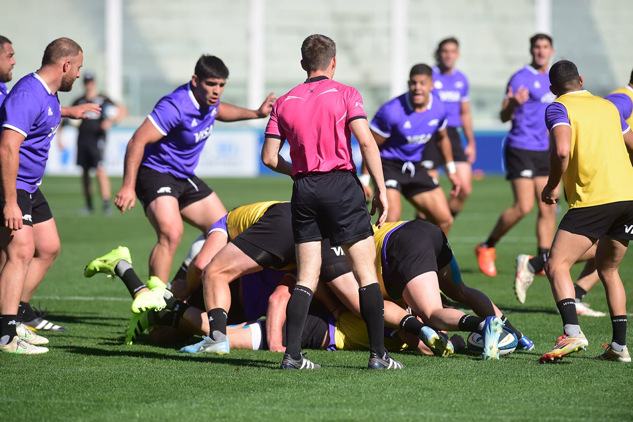Entrenamiento abierto de Los Pumas en el Kempes. (José Gabriel Hernández / La Voz).