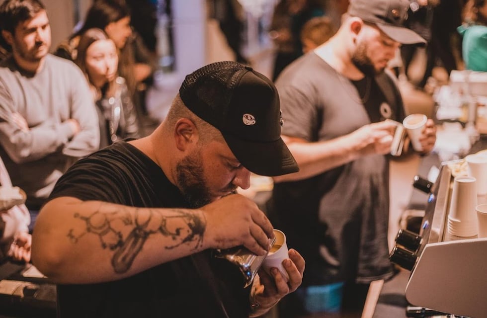 De un gusto a un éxito: la historia del primer cordobés en integrar la mayor asociación mundial del café