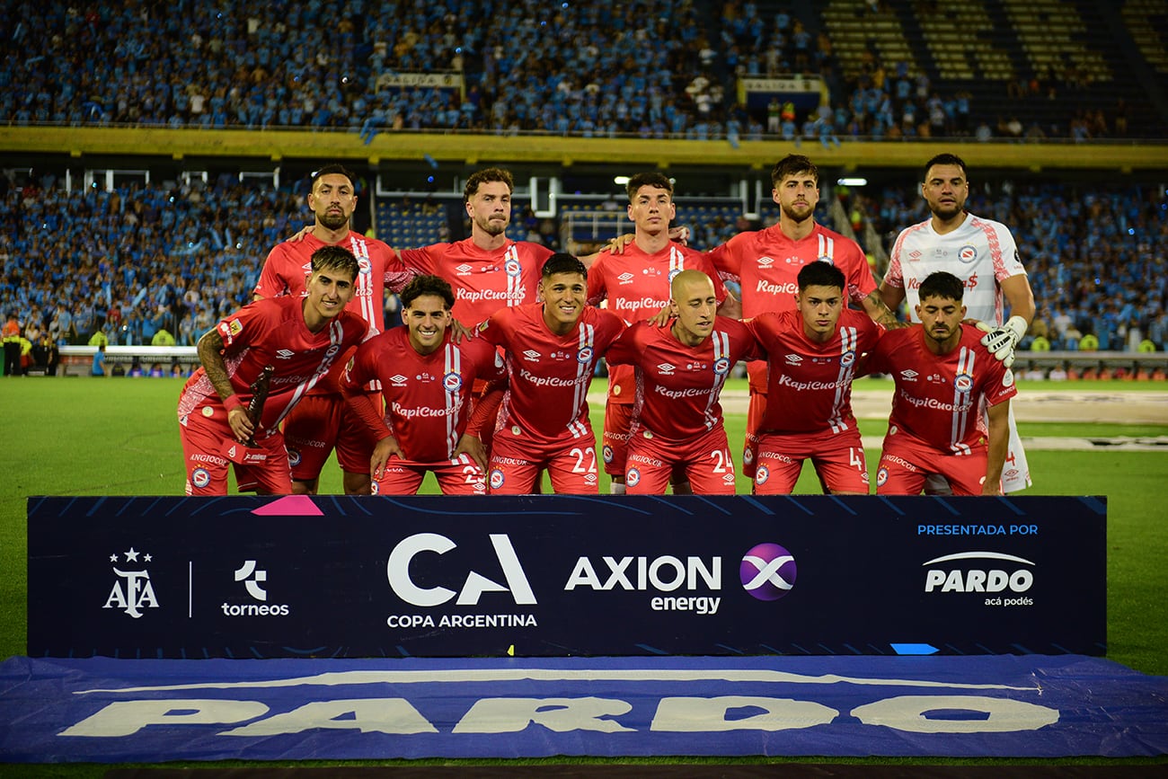 Belgrano eliminado de Copa Argentina 2025 en Rosario por 2 - 1 ante Argentinos Juniors. (José Gabriel Hernández / La Voz)