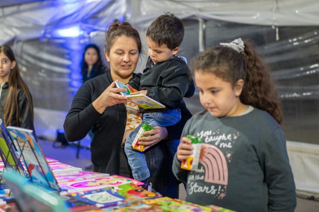 La Feria del Libro 2025 en Arroyito se desarrolló en la Plaza 25 de Mayo