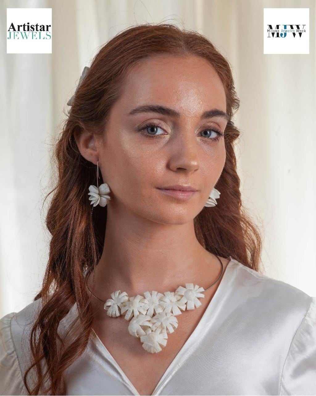 Collar CORALINO
Collar de plata 925 con capullos de seda natural criados en Argentina, inspirado en la fragilidad y belleza de los ecosistemas marinos. Evoca el coral como símbolo de la delicada conexión entre naturaleza y humanidad.