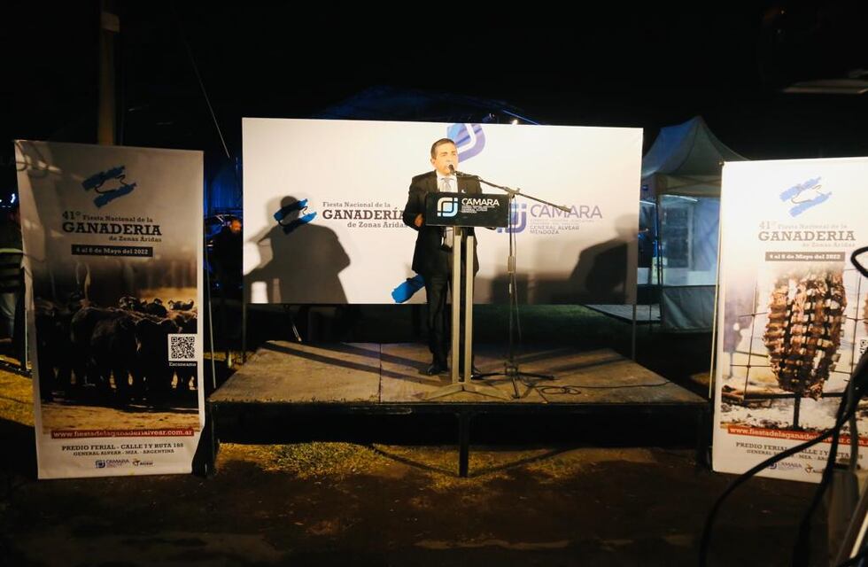 Por la polémica en torno a Portezuelo del Viento, se bajó el Ministro de Agricultura y Ganadería de la Nación de la Fiesta de la Ganadería en Alvear