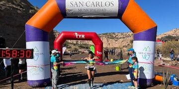 Aldana Caballero y Alejandro Montenegro ganaron en sus categorías el Huayquerías Trail Running.