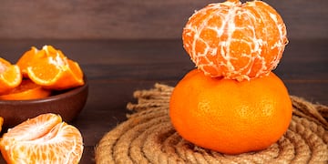 Por qué no hay que quitar los “hilos blancos” de las mandarinas: el verdadero motivo (Freepik)