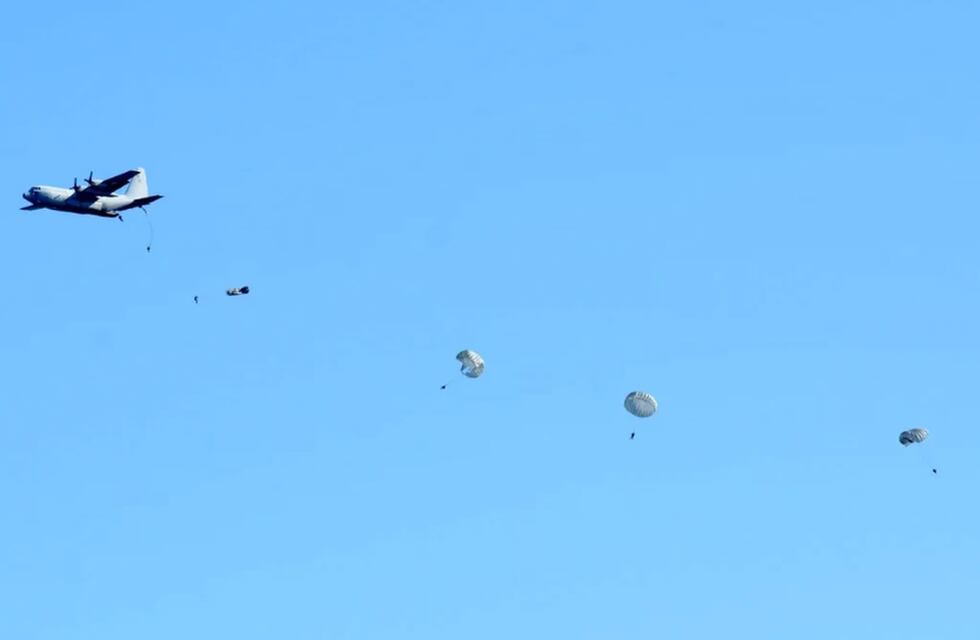 Paracaidistas en el cielo de Carlos Paz