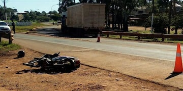 El rodado menor iba en sentido Sur-Norte y chocó con el lateral izquierdo del camión que iba de Este-Oeste.